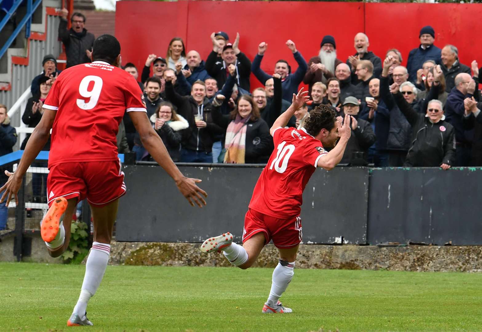 Bradley Goldberg celebrates after putting Welling 1-0 ahead against Chelmsford. Picture: Keith Gillard