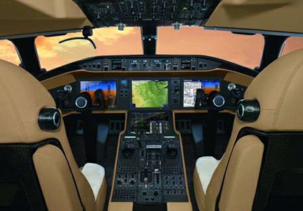 Inside the cockpit of a Global 6000 jet flown by Mark Mills
