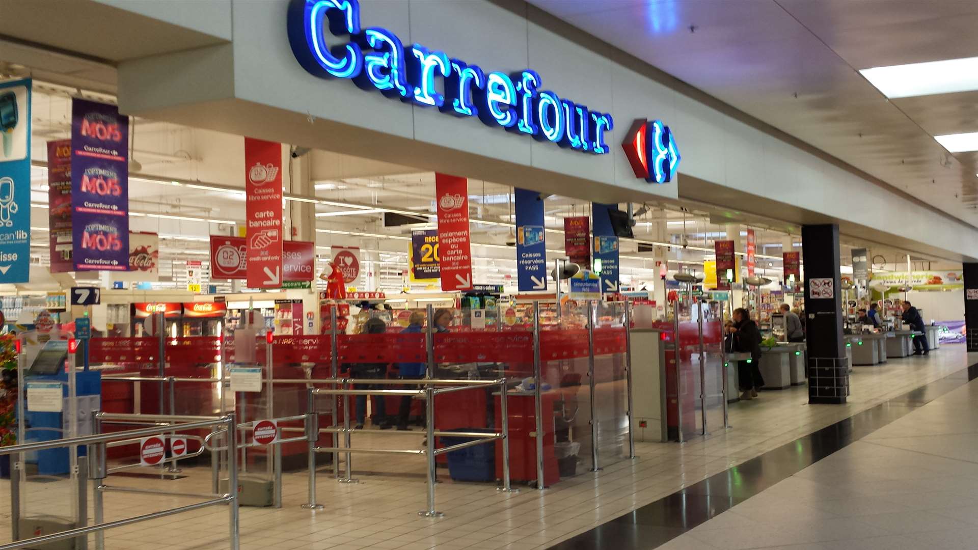 The huge Carrefour at Cite Europe