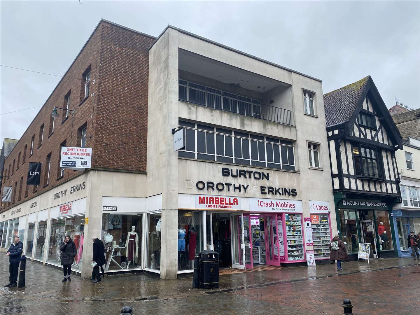 Plans to convert a long-neglected building - formerly the home of Burton and Dorothy Perkins - into a three-storey rooftop restaurant have been revealed