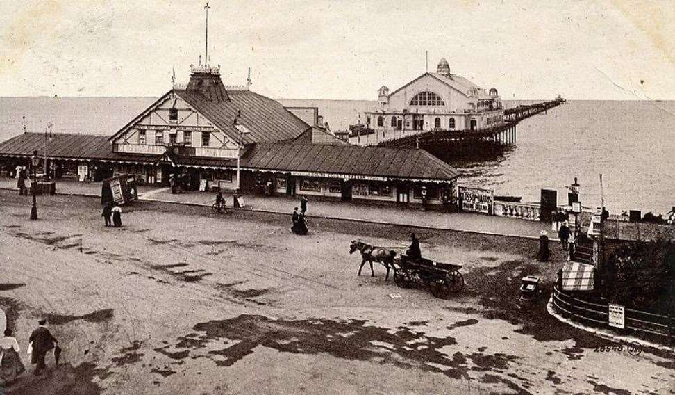 A postcard sent in 1913 showing the third Herne Bay Pier