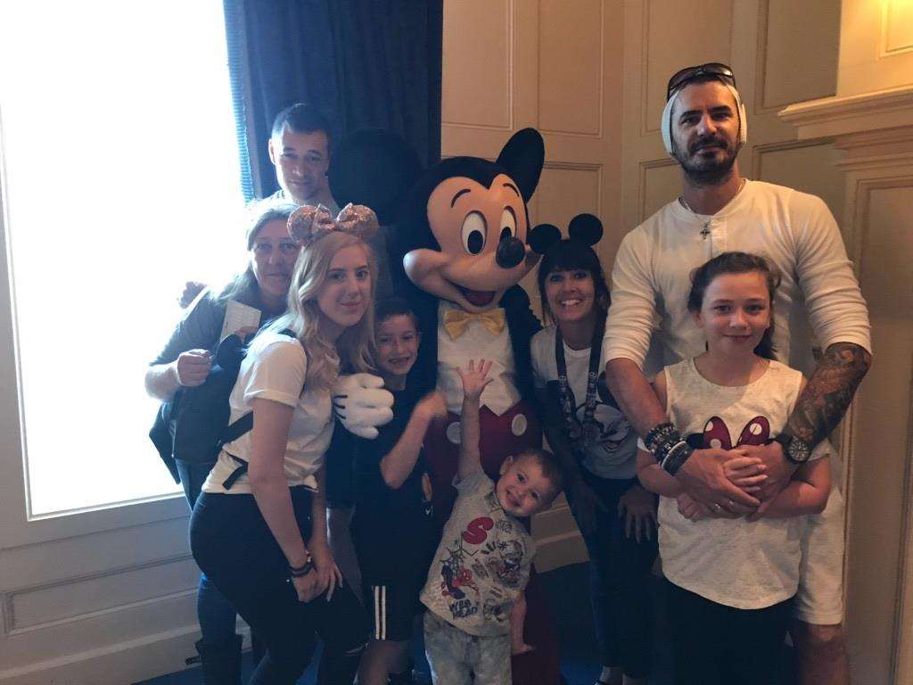 Draven and his family at Disneyland Paris (1653571)