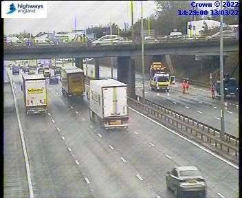 The clockwise carriageway of the M25 was closed for emergncy repairs. Image: National Highways