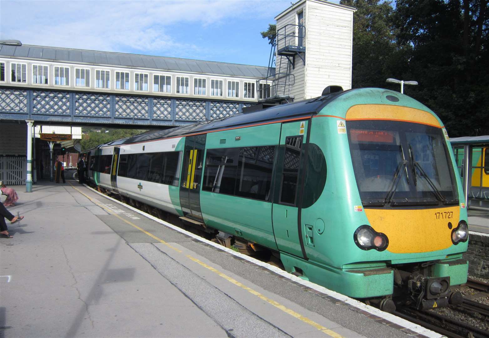 Southern Rail are disrupted after a fault with the signalling system at Streatham Common