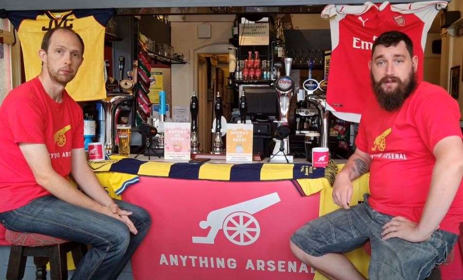 Anything Arsenal hosts Andy Thorne and Brian Wells at the Rose and Crown in Dartford. Photo: Anything Arsenal/YouTube