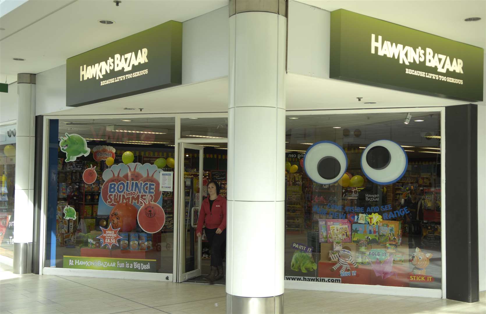 Hawkin's Bazaar in County Square in 2011; this unit now houses Card Factory