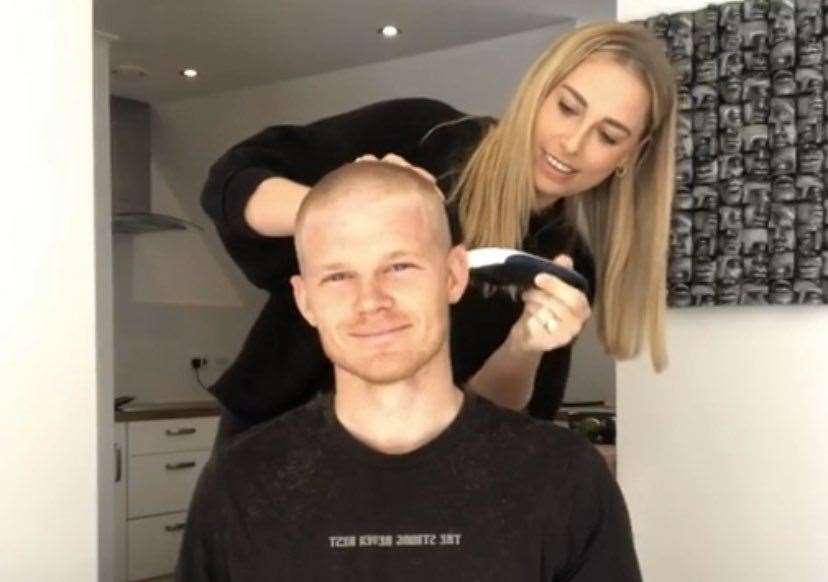 Kent captain Sam Billings gets a hair cut in a bid to raise money for the NHS Picture: @sambillings (32718169)
