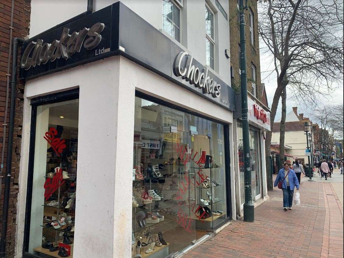 The man collapsed near to the Chockers shoe shop in High Street, Chatham