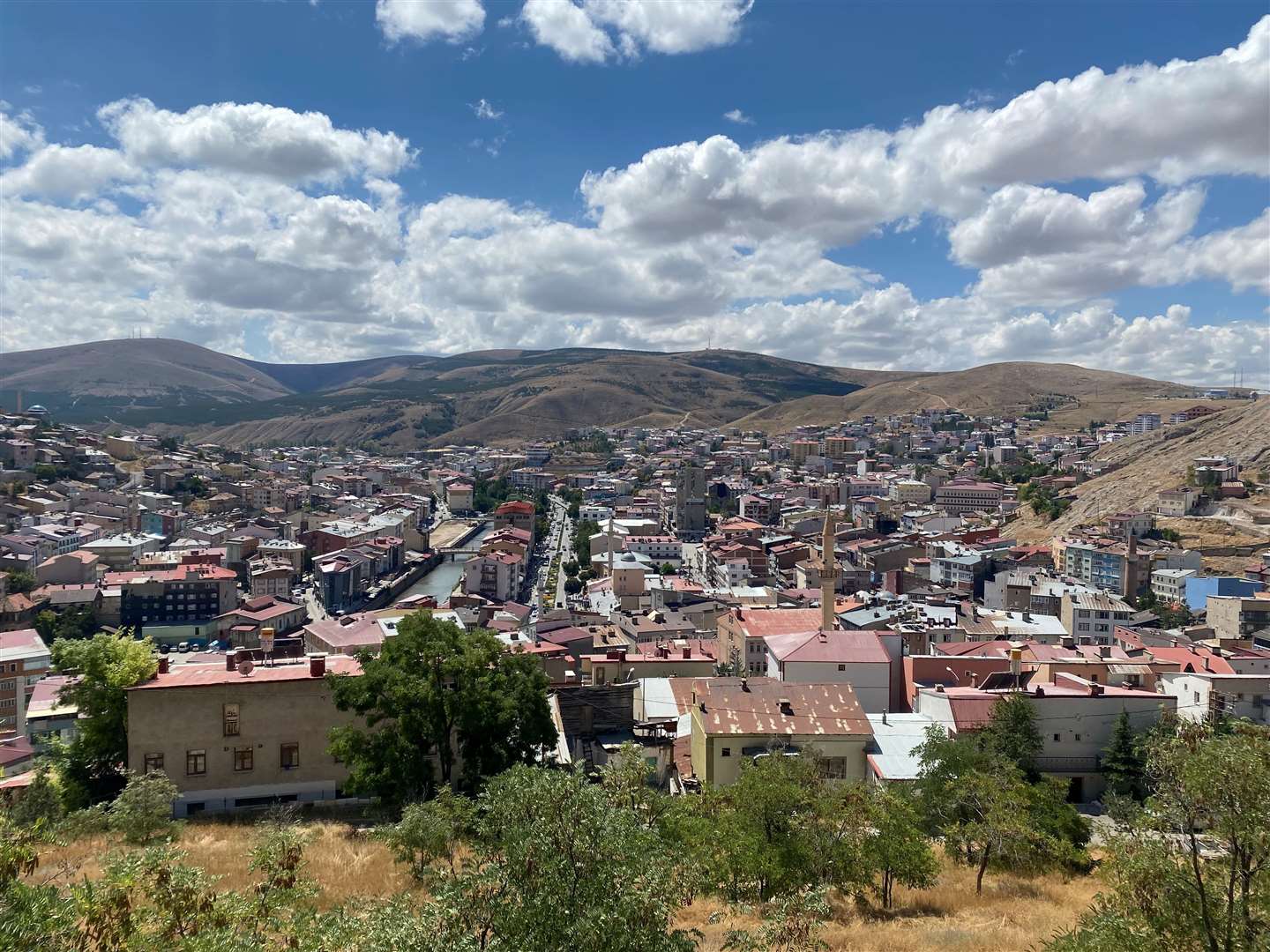 Bayburt is a bustling city a few minutes away from the tranquility of the mountains