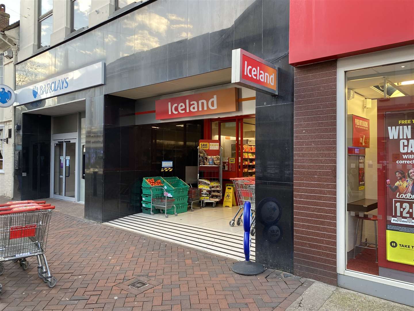 Lupascu Pisica went into the Iceland store in Ashford in a drunken state