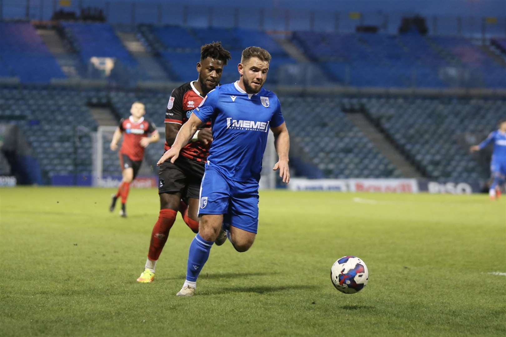 Alex MacDonald provided the assist for Gillingham's opener (61848982)