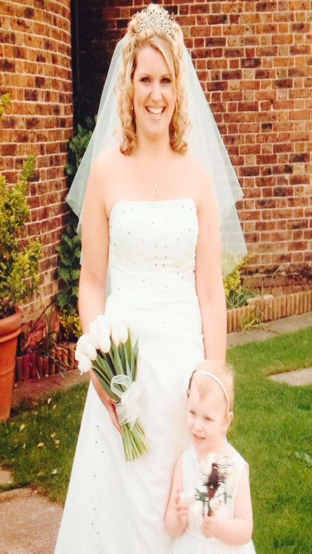 Donna on her wedding day with daughter Amelia