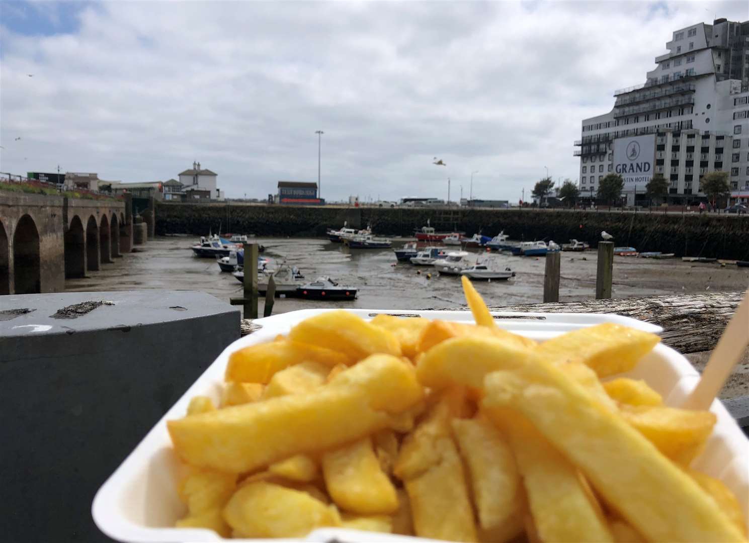 KentOnline reporter Oliver Leonard described Sandy's in Folkestone Harbour as "the perfect lunchtime treat".