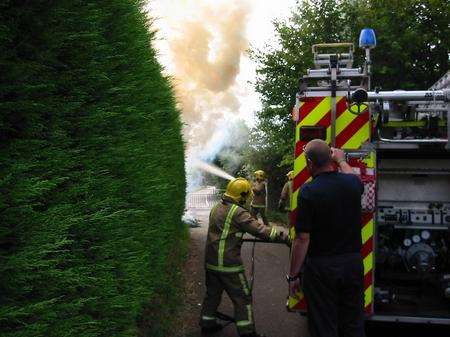 Hedge fire in Kennington