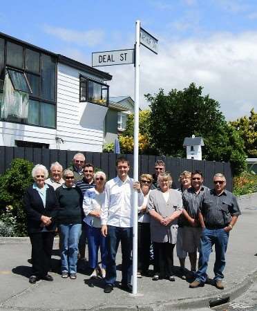 Jerry Vyse at Deal Street in Timaru, New Zealand with ancestors of the original Deal boatmen who settled there