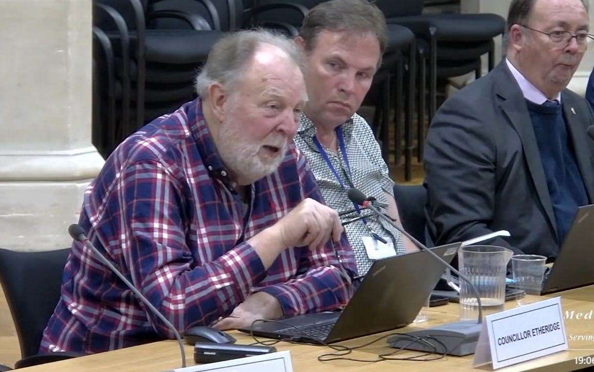 Cllr Gary Etheridge (Con) was concerned the school, which is promised for a later phase of the development not being voted on at the meeting, might not be delivered.