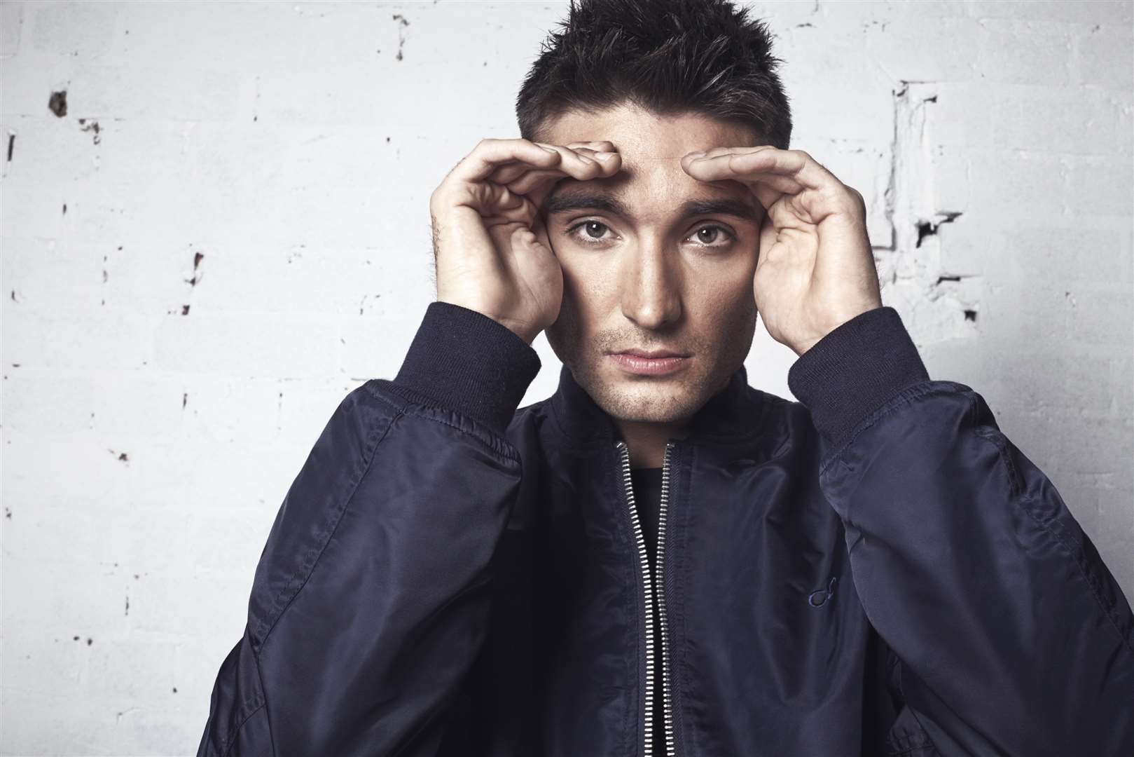 The Wanted's Tom Parker will blow the whistle at ellenor's colour run this May.