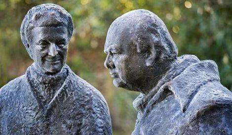 Winston and Clementine Churchill statues at Chartwell