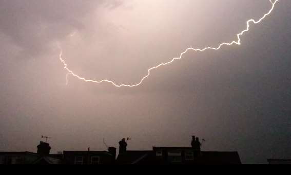 Lightning in Tonbridge. Picture via @tontweet
