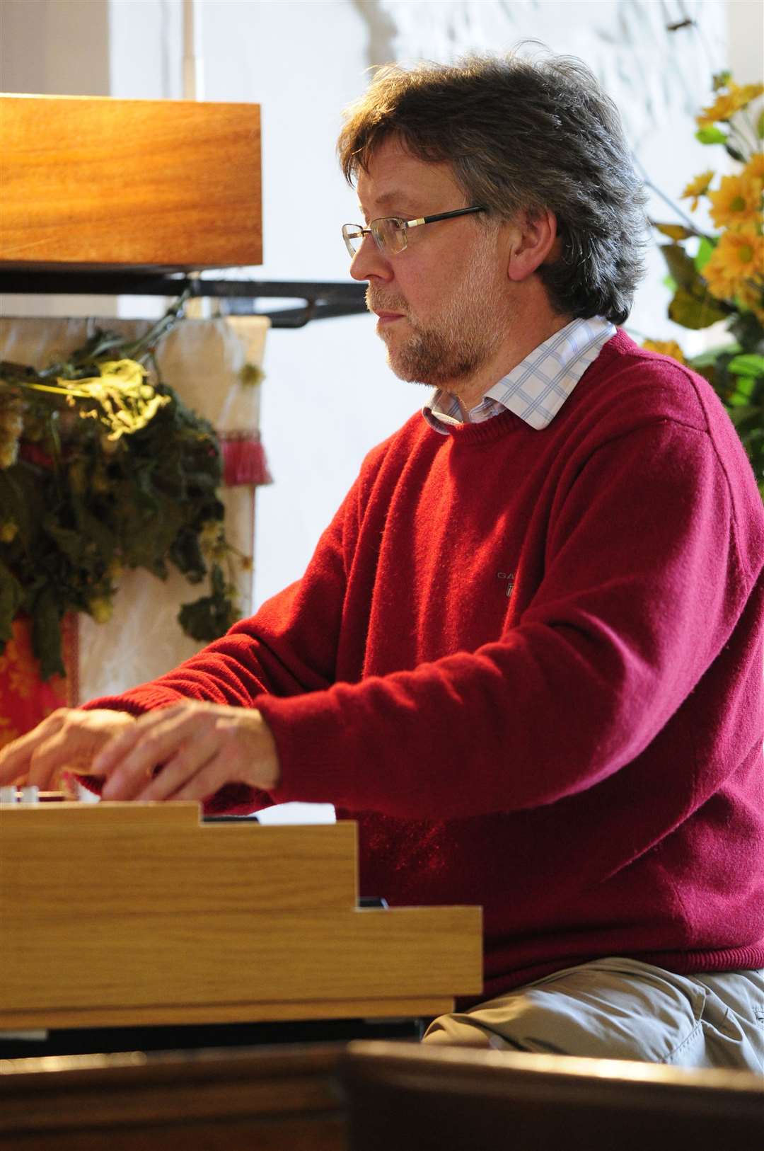 Organist Bryan Gipps