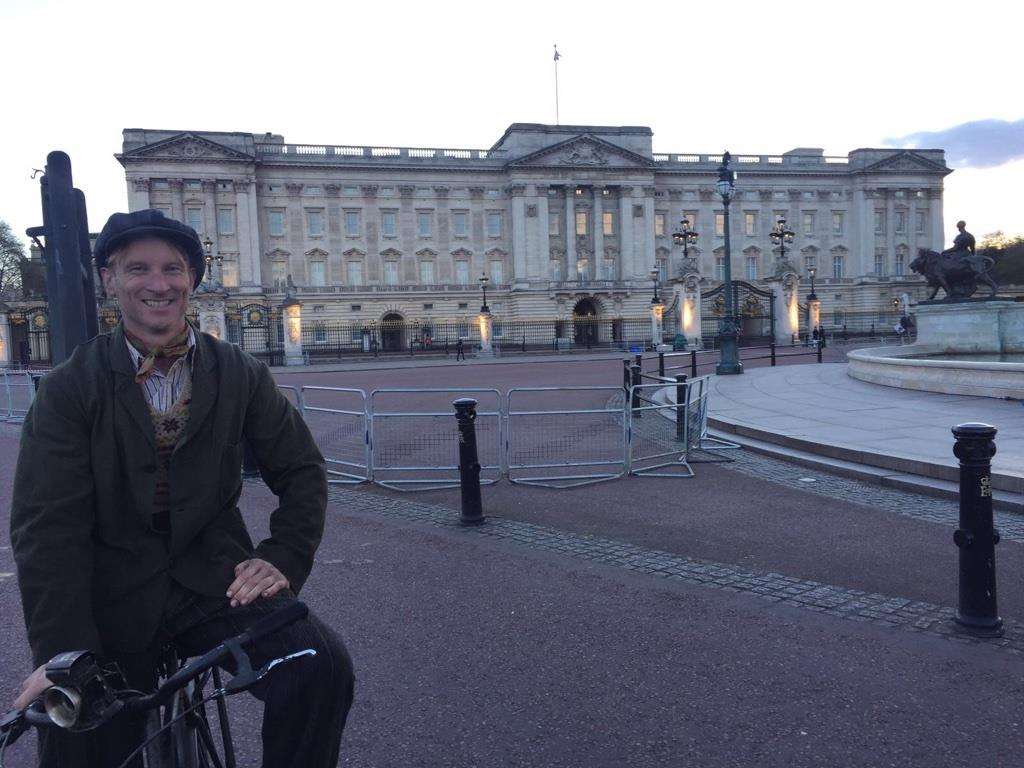 Cor Blimey, it's Sheppey tree surgeon Leon Butcher on his bike in front of Buckingham Palace on the set of Mary Poppins Returns (6630751)
