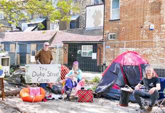 Campaigners stage sit-in to protect sycamore tree