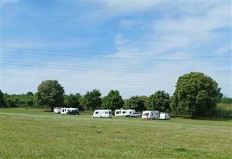 Traveller encampment pitches up on Stone Recreation Ground hours after group removed from Dartford Heath