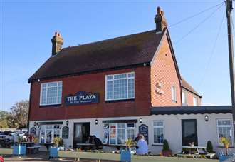 Seafront pub to reopen