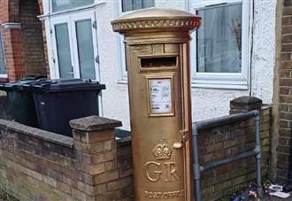 Mystery as post boxes in Temple Hill in Dartford painted gold