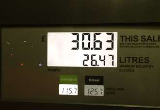 Drivers get fuel bargain after pump price error