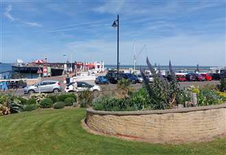 One-way seafront plaza plan unveiled