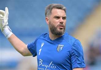 Replacement goalie gives Gillingham boss something to think about