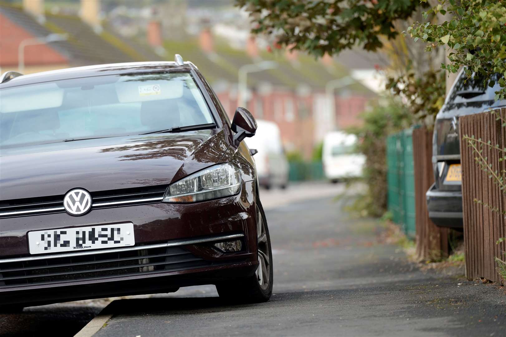 There are calls for a blanket ban on parking on pavements. Image: iStock.