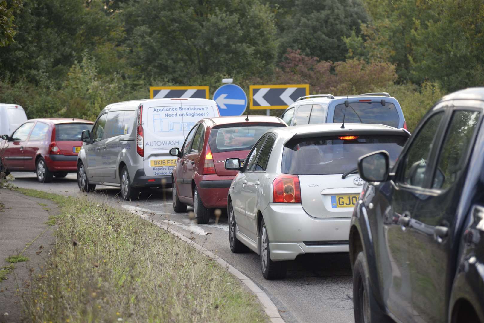 Traffic approaching Brenley Corner from Faversham