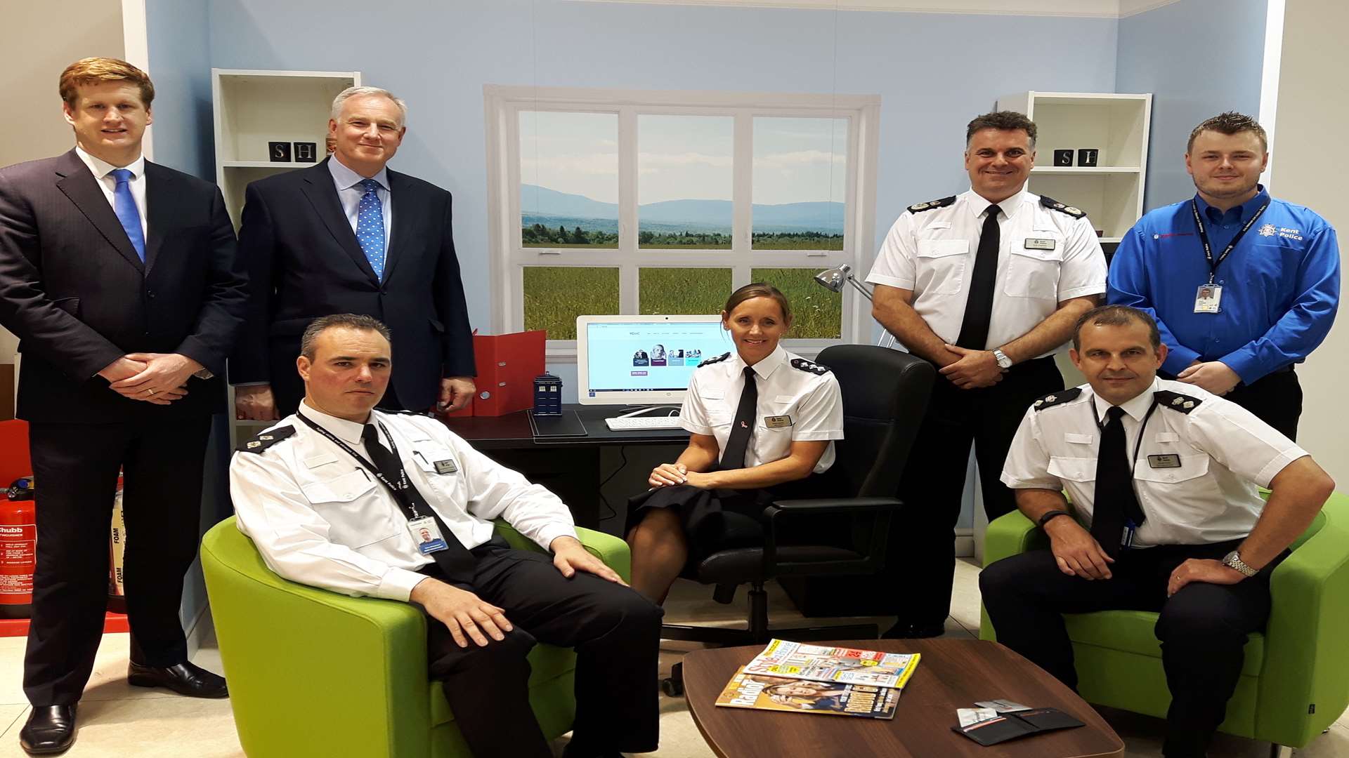 Safer Home Experience at Bluewater, officers with Robert Goodman, general manager at Bluewater and PCC Matthew Scott.