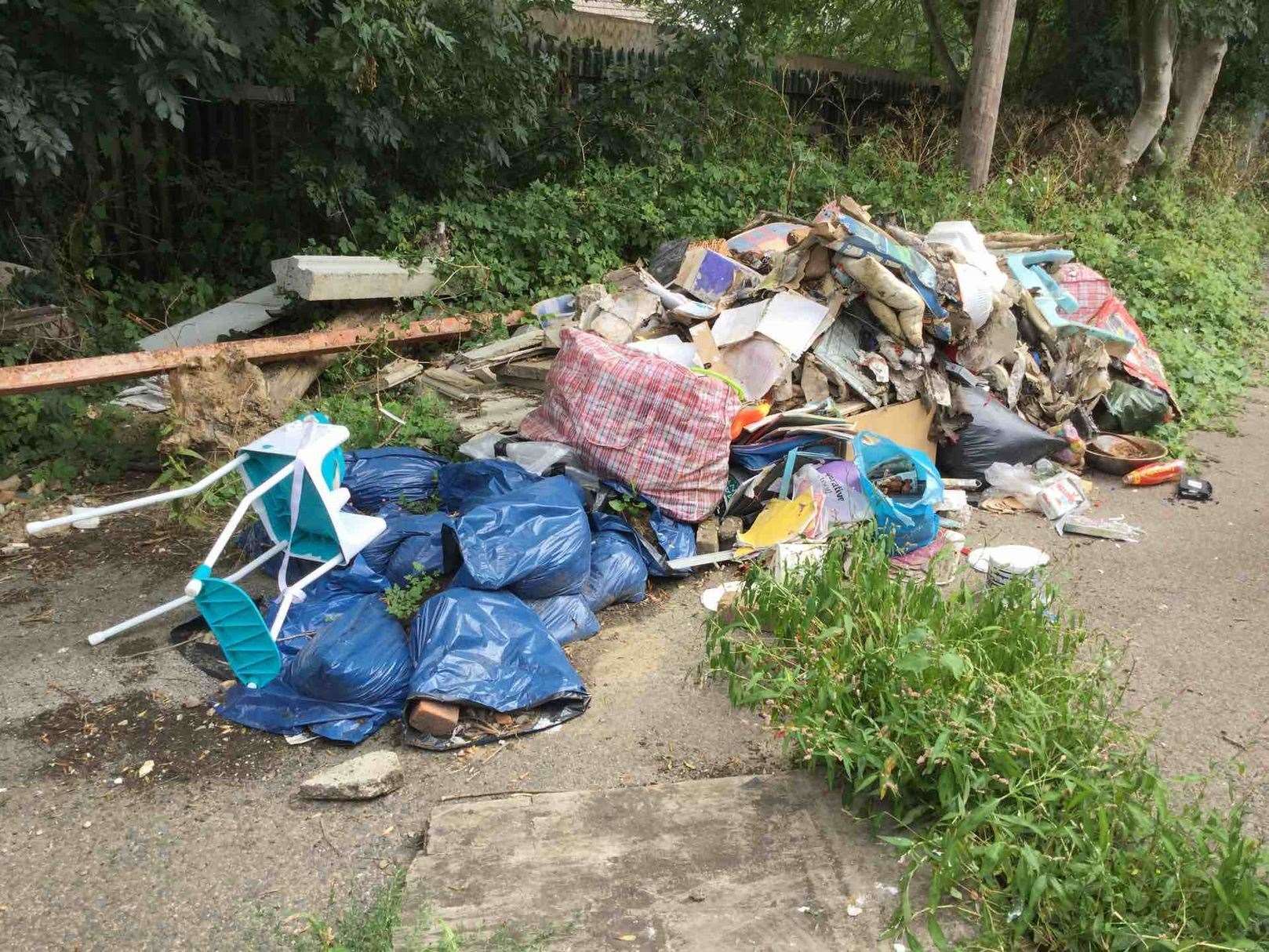 Flytipping in Darnley Road, Strood