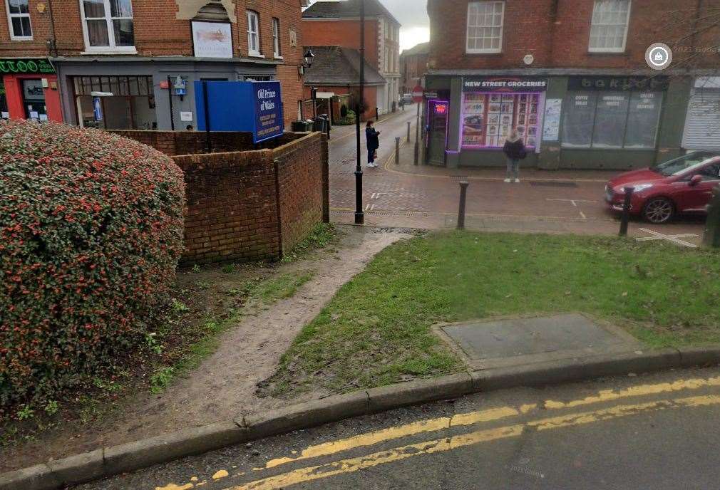 Limbu even drove over a grass verge to get from Edinburgh Road to New Street. Picture: Google