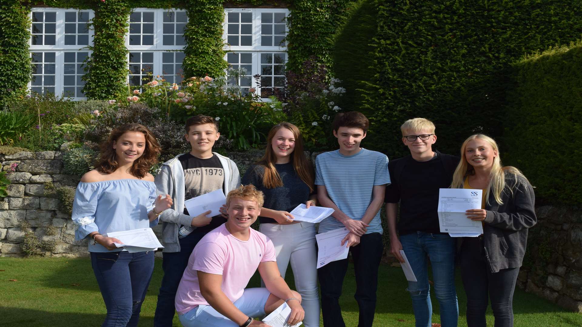 GCSE results day at Sutton Valence School. From left to right Nina Harman, Alex Webb, Fergus Fowle, Tiggy Teare, Francis Romano, Sam Grindlay, Ellen Crombie. FM4896822