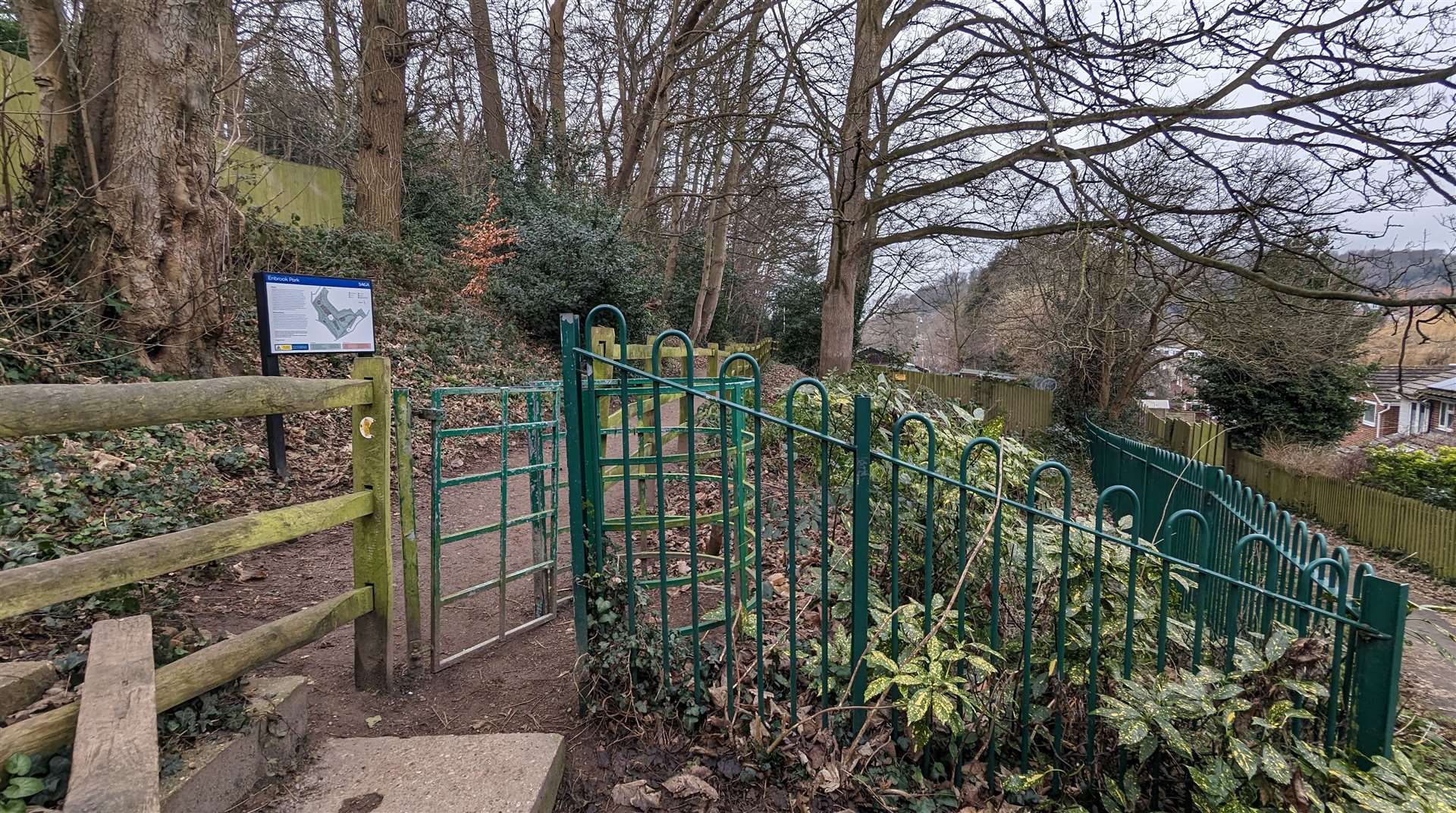 The northern entrance to Enbrook Park