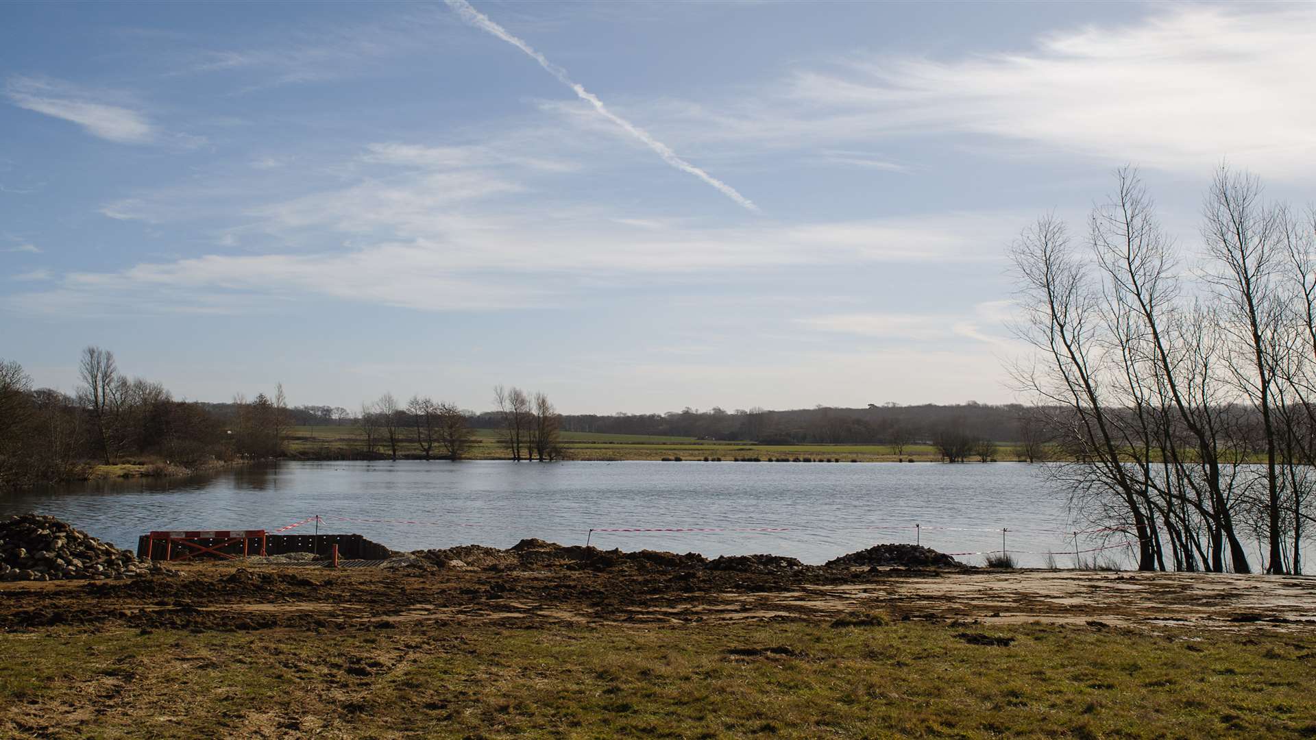 Deadly algae has been discovered at Conningbrook Lakes country park
