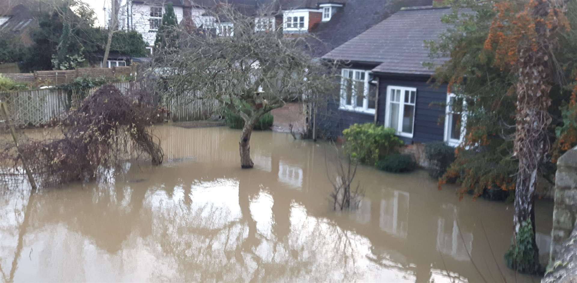 Flooding in the centre of Yalding at the River Beult