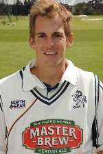 Neil Dexter hit his second one-day ton for Kent