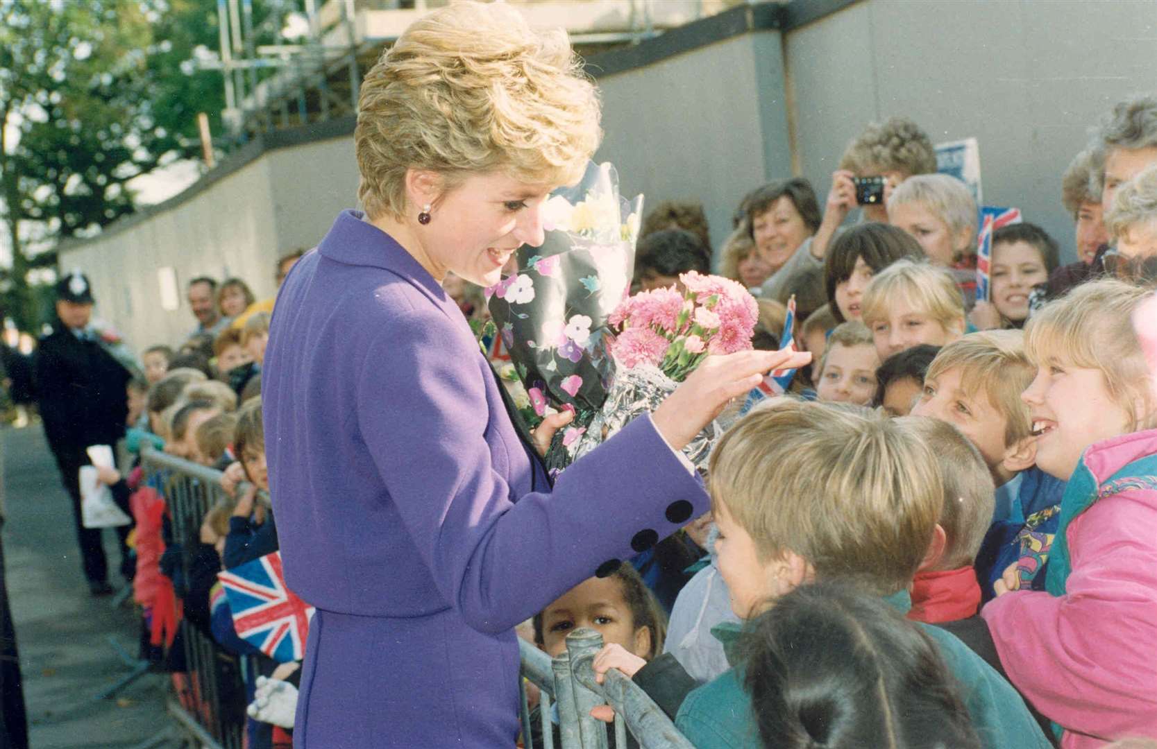 Pupils at St Peter's School waited two hours to greet Princess Diana outside Heart of Kent Hospice