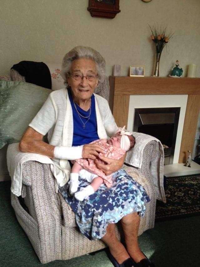 Great, great grandma Doreen Head with baby Sienna