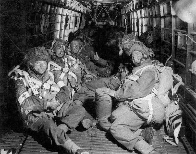 Paratroopers ahead of the drop in 1944