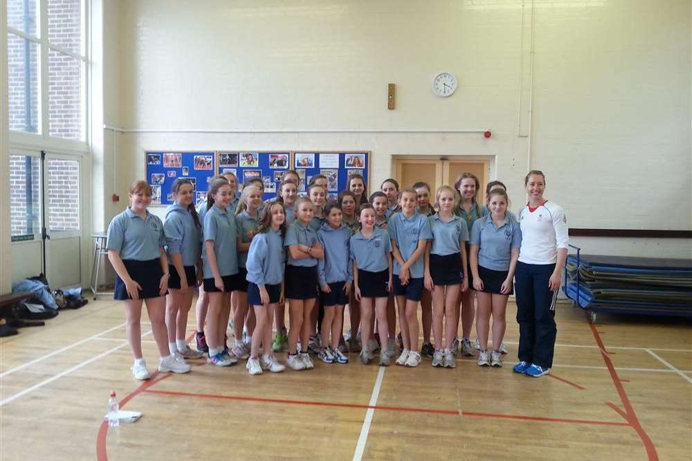 Lizzy Yarnold posed with the girls once the class was finished