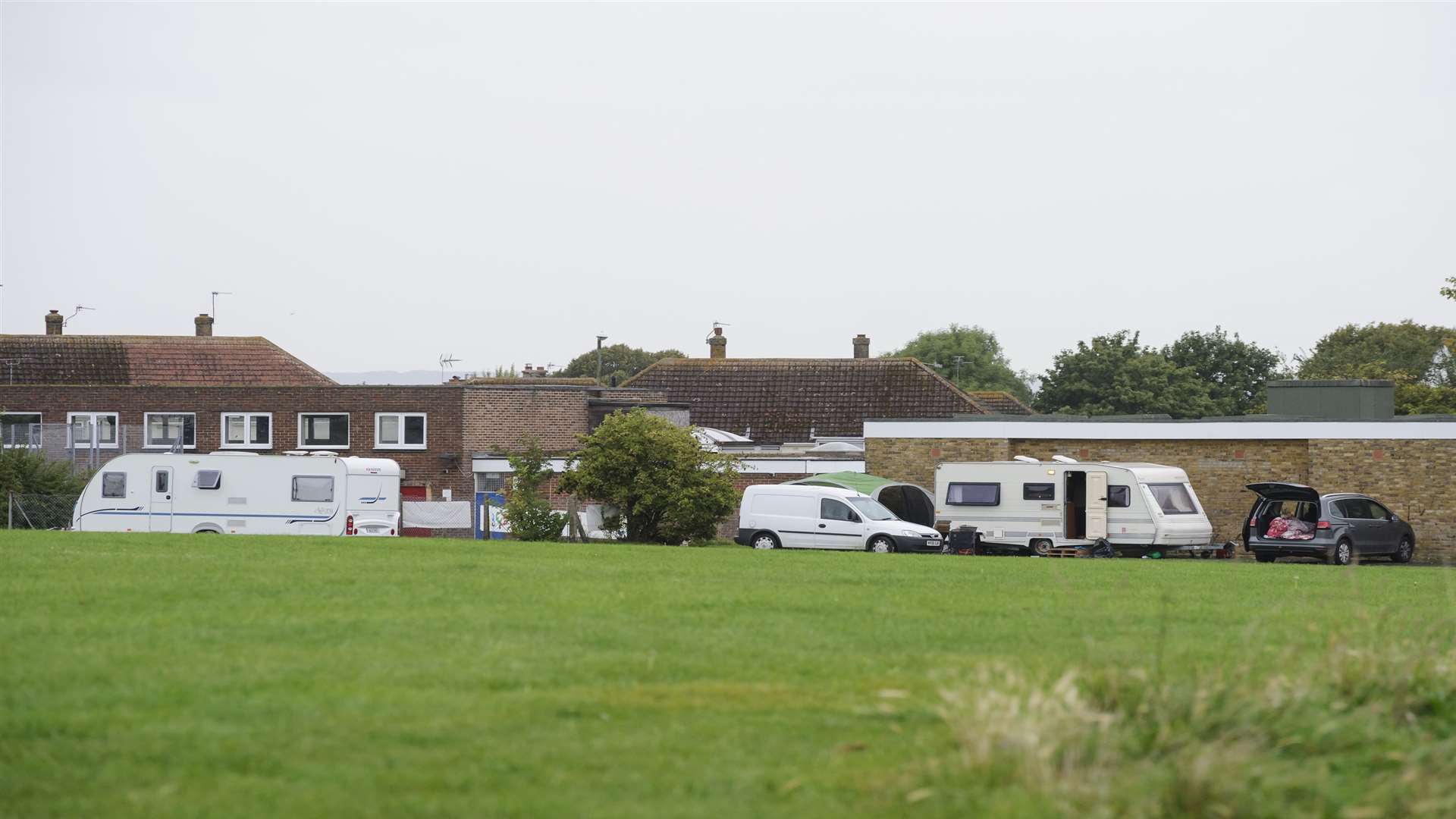 A small number of travellers caravans have been parked on the common at Cumberland Avenue,