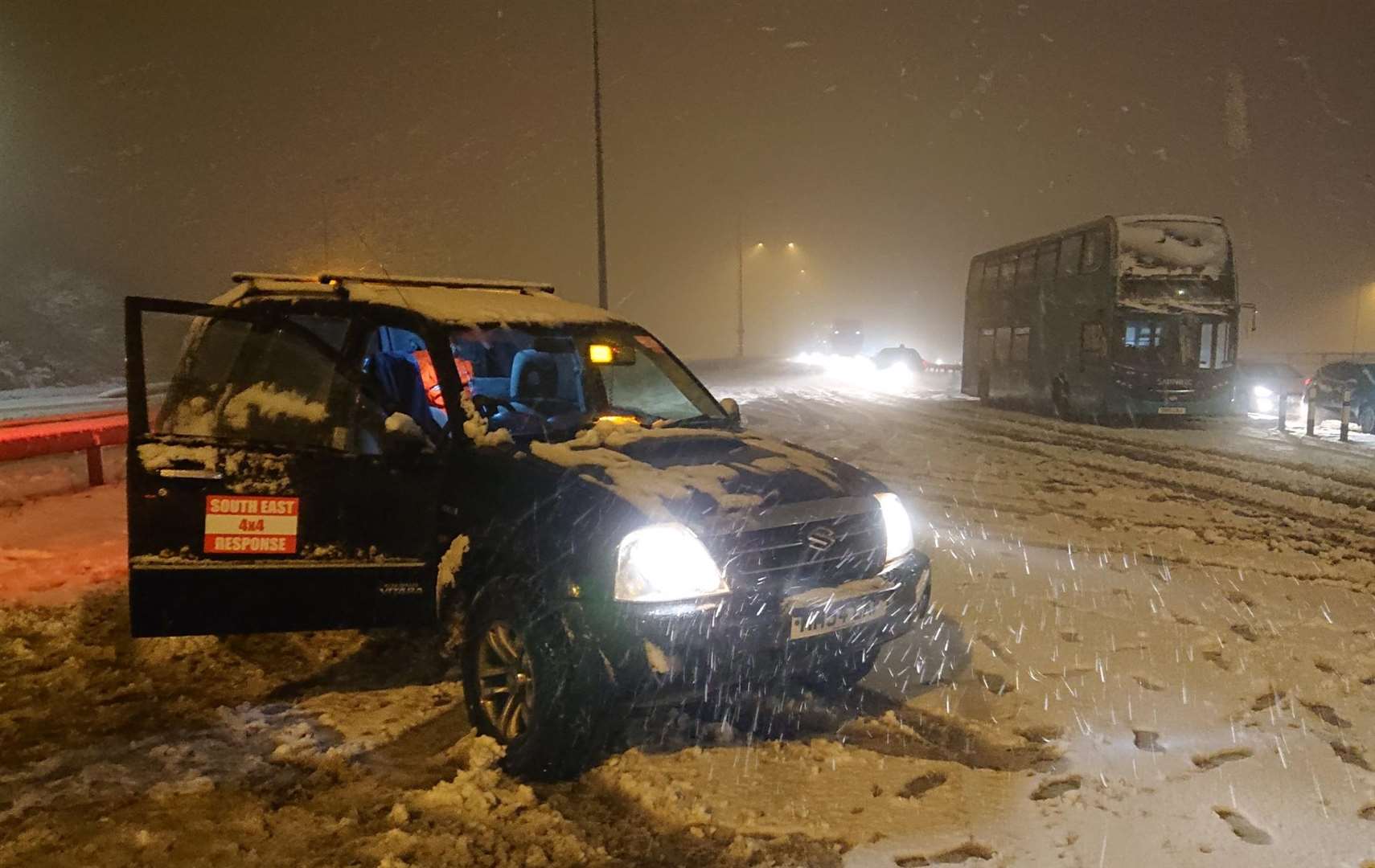 South East 4x4 Response worked through the night to help drivers across the county (6927709)
