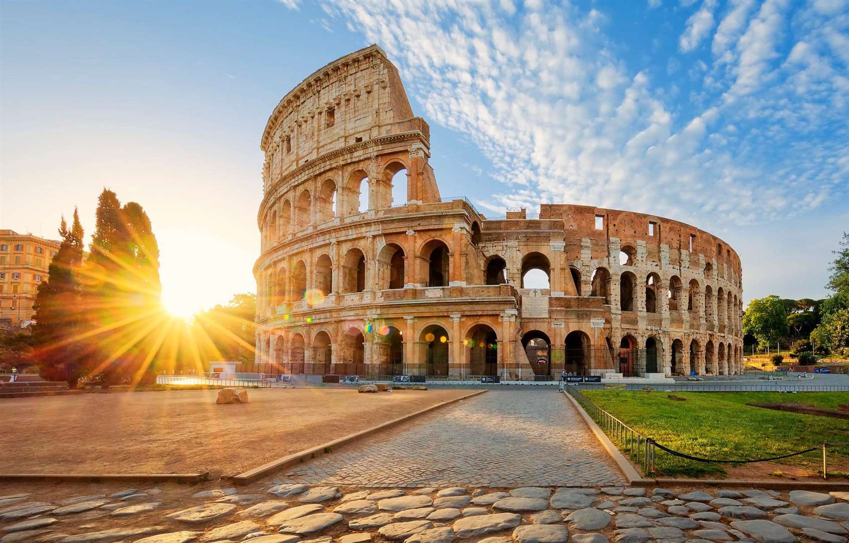 As temperatures break all records in Italy, access to some tourist attractions may be restricted. Image: iStock.
