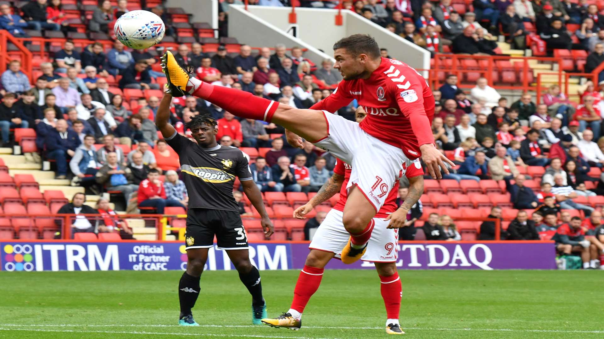 Charlton's Jake Forster-Caskey is at full stretch. Picture: Keith Gillard